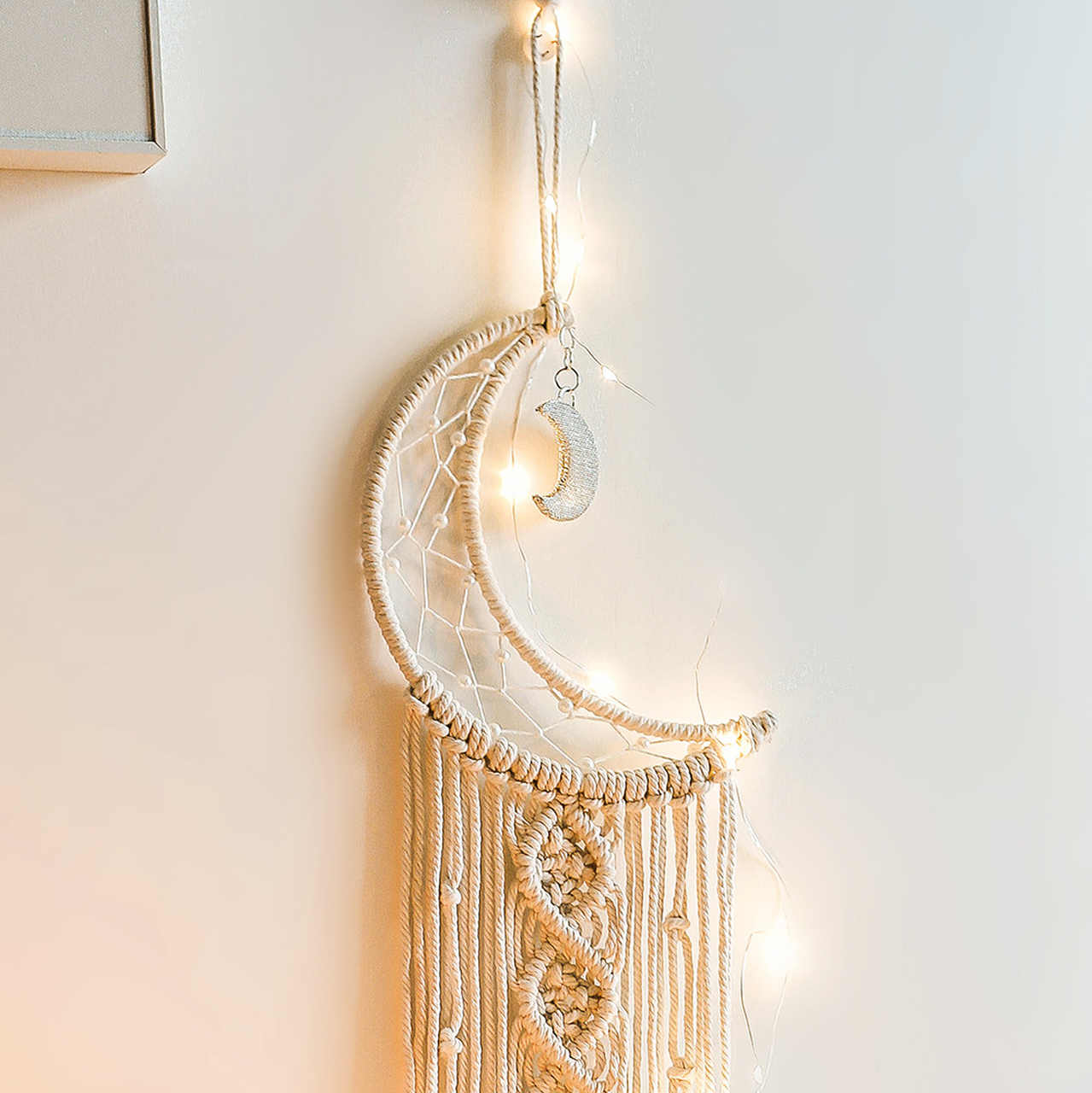 Macramê Artesanal Dreamcatcher LED - Image 3