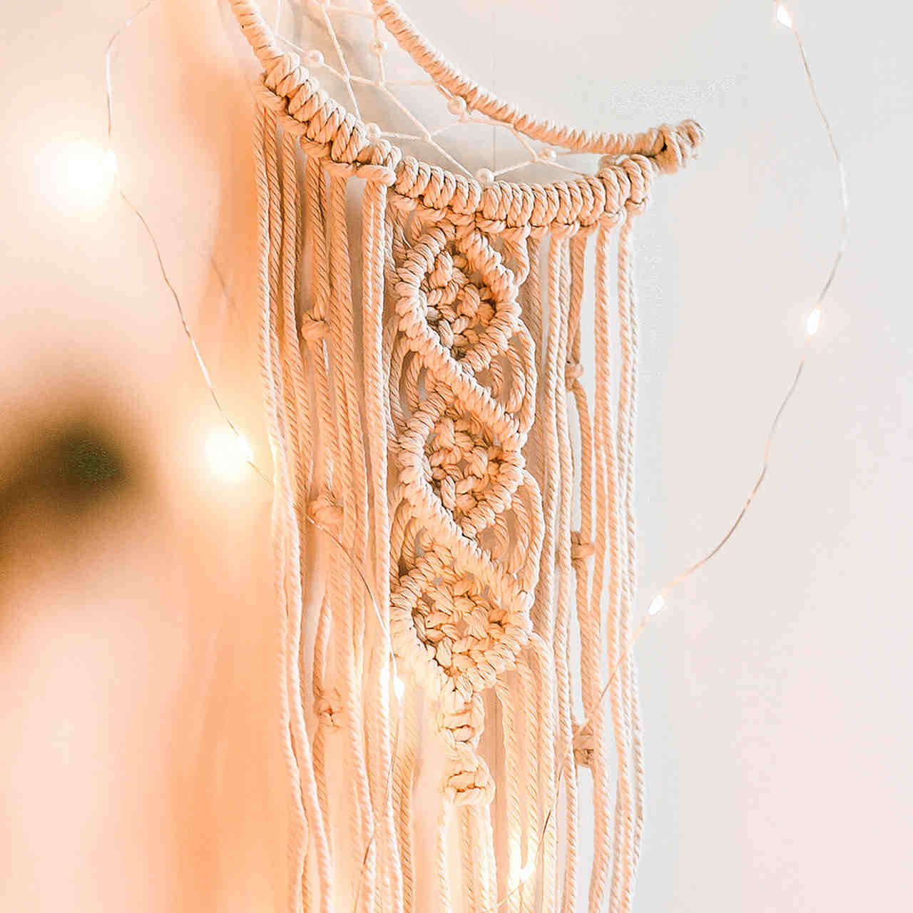 Macramê Artesanal Dreamcatcher LED - Image 4